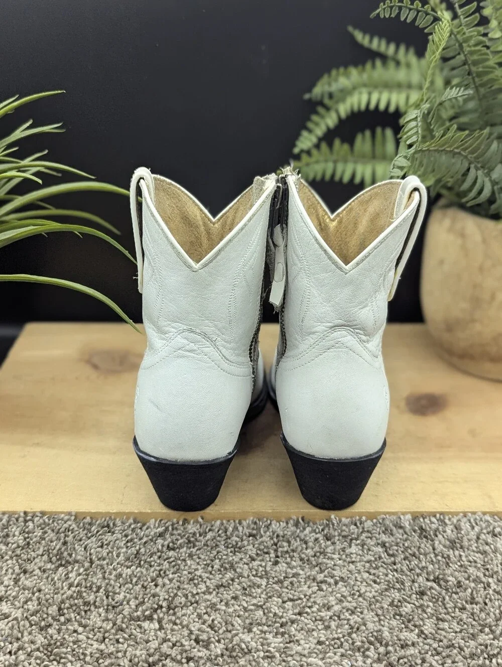 Ariat Darlin Women's Size 6.5B White Leather Side Zip Cowgirl Heeled Boots